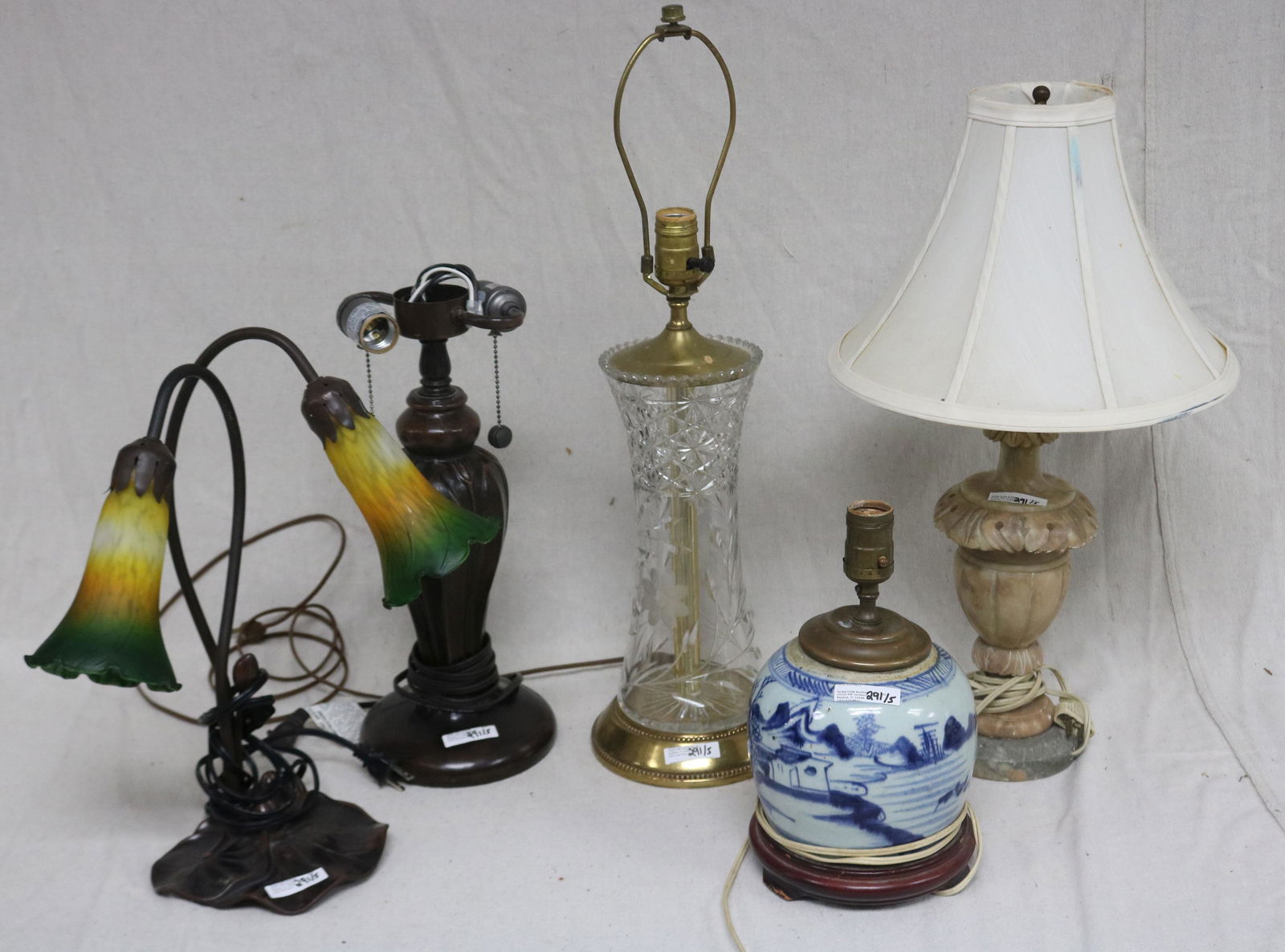LOT 5 TABLE LAMPS, NEEDS REWIRING, ALABASTER, Mar 25, 2023 Turkey Creek Auctions in FL
