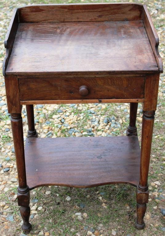 19TH C. WALNUT 1 DRAWER WASHSTAND,: WITH BACKSPLASH, OLD FINISH, 30 1/2" H, 19 1/2" W, 17" D