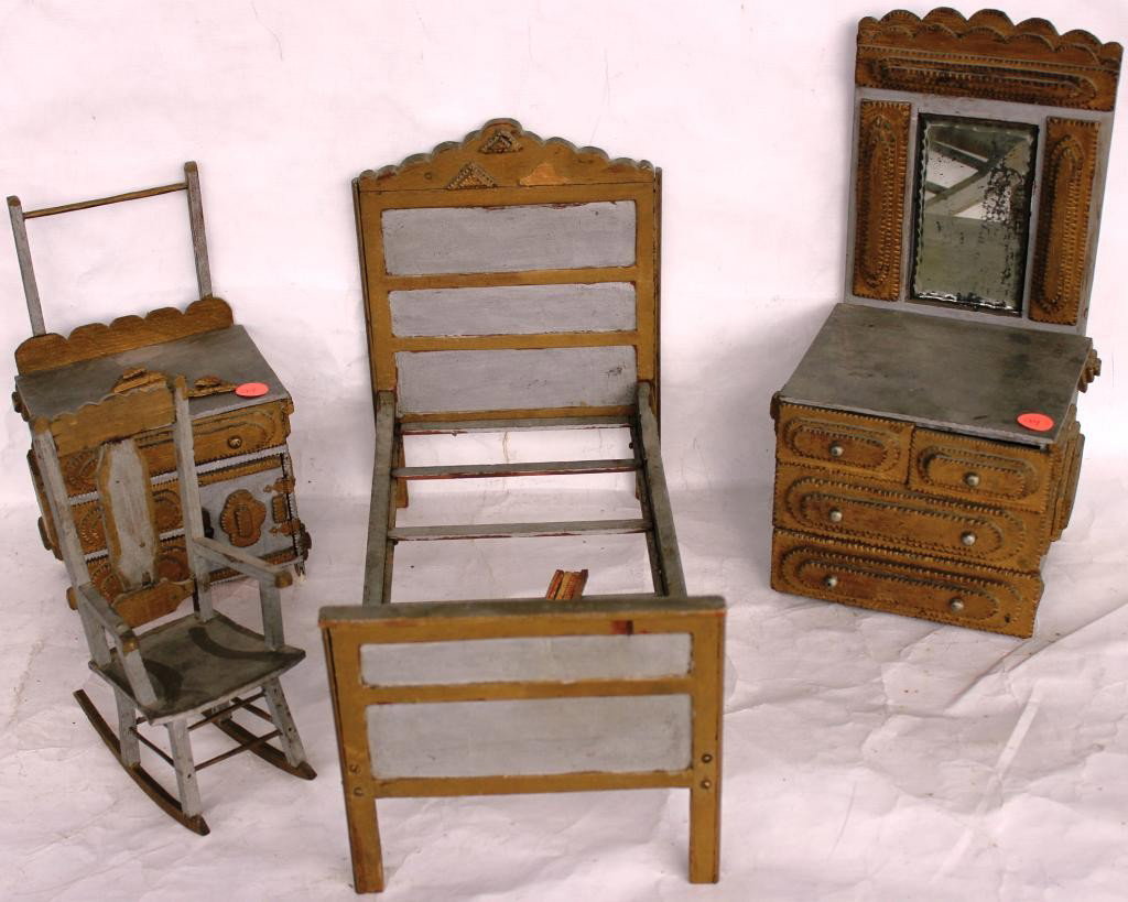 4 PC. TRAMP ART DOLLS BEDROOM SET,: SHOWS SOME LOOSE OR MISSING PCS., 8 1/2" - 13" H, 3 1/2" - 7 1/4" W, AND 4 1/2" - 15" L, ORIGINAL FINISH
