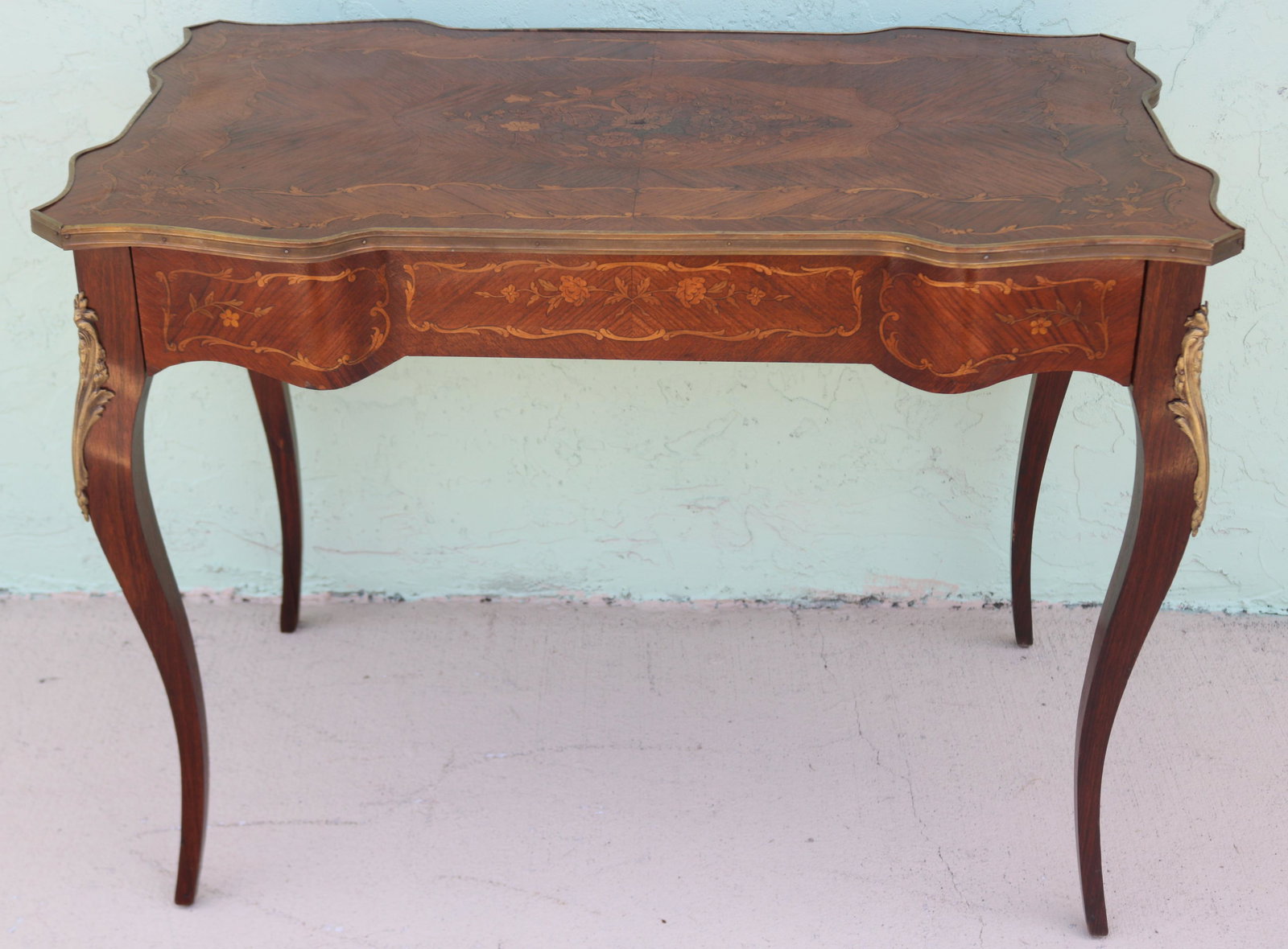 ORNATE FRENCH INLAID WRITING DESK WITH 1 DRAWER,: BRASS ORMOLU TRIM, FLORAL INLAYS, SHAPED TOP & LEGS, 29 1/4" H, 39 1/4" W, 24" D