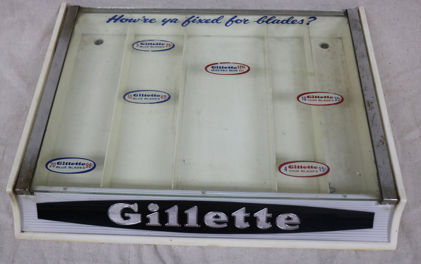 GILLETTE RAZOR BLADE DISPLAY CASE, LIFT TOP, 2: 1/2" H, 17" W, 13 1/2" D