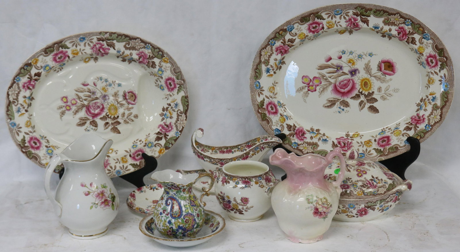 11 PCS. ENGLISH & OTHER PORCELAIN, 7 PCS.: COPELAND, 2 PLATTERS, GRAVY BOAT, TUREEN ETC. 3 OTHER PITCHERS 1 WITH BOWL, 1" - 8 1/2" H, 3 1/2" - 19", SOME SHOW CHIPS