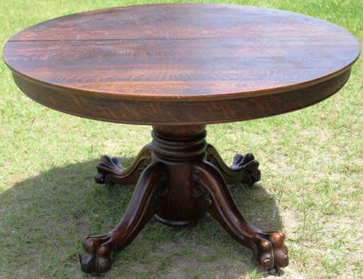 135 Victorian Round Oak Claw Foot Dining Table
