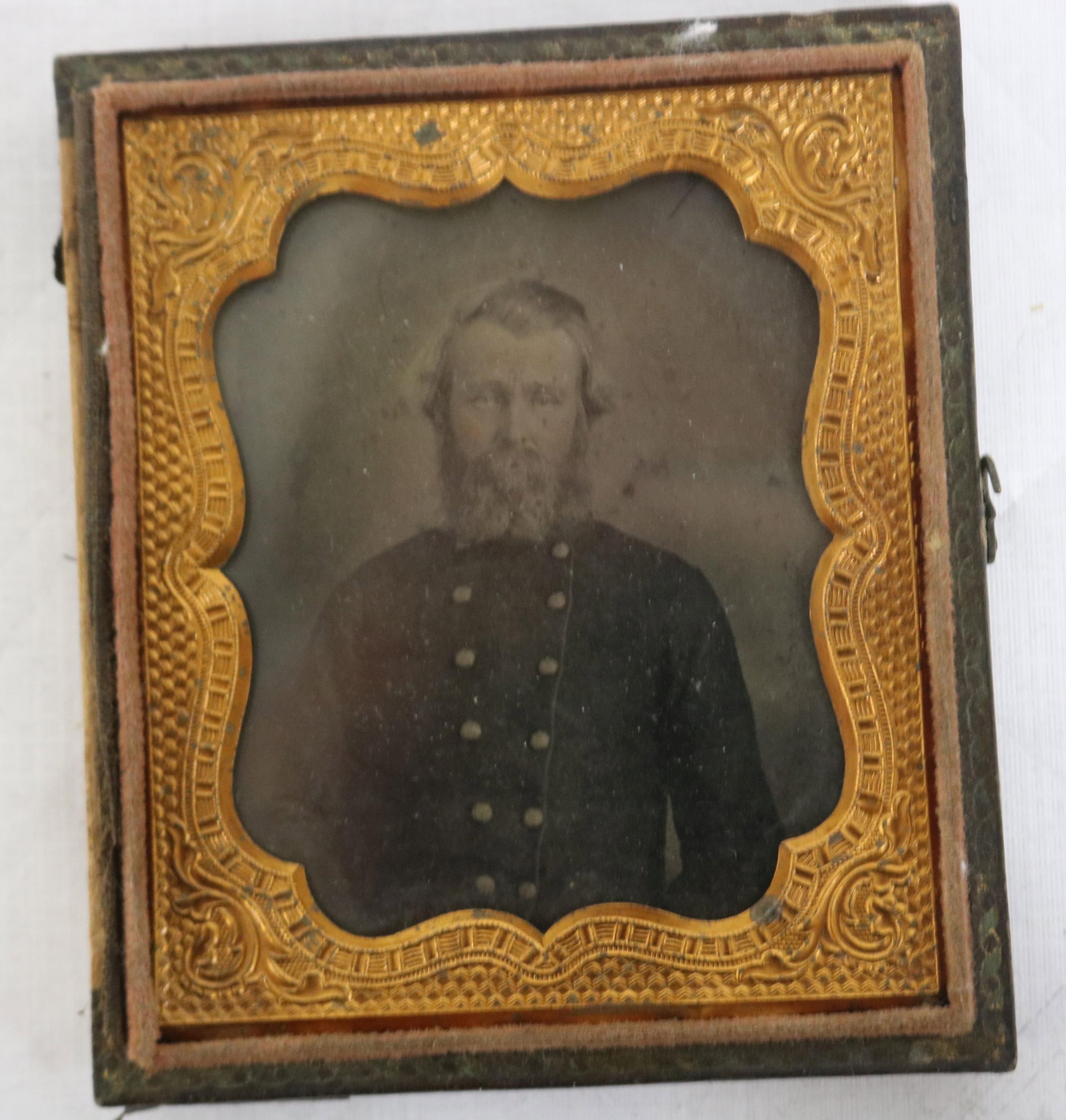 CIVIL WAR AMBROTYPE DEPICTING BEARDED SOLDIER,: CASE 3 5/8" X 3 1/8", CASE AS FOUND