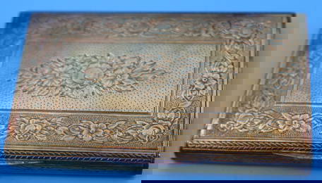 14K YELLOW GOLD HINGED LID BOX, ENGRAVED FLORAL