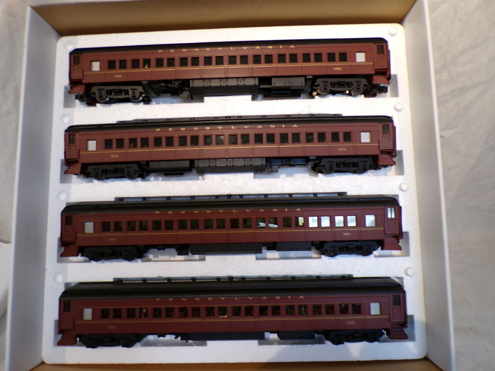 GOLDEN GATE DEPOT P70 COACH, 4 CAR SET, PRR1 "O" (1 of 4)
