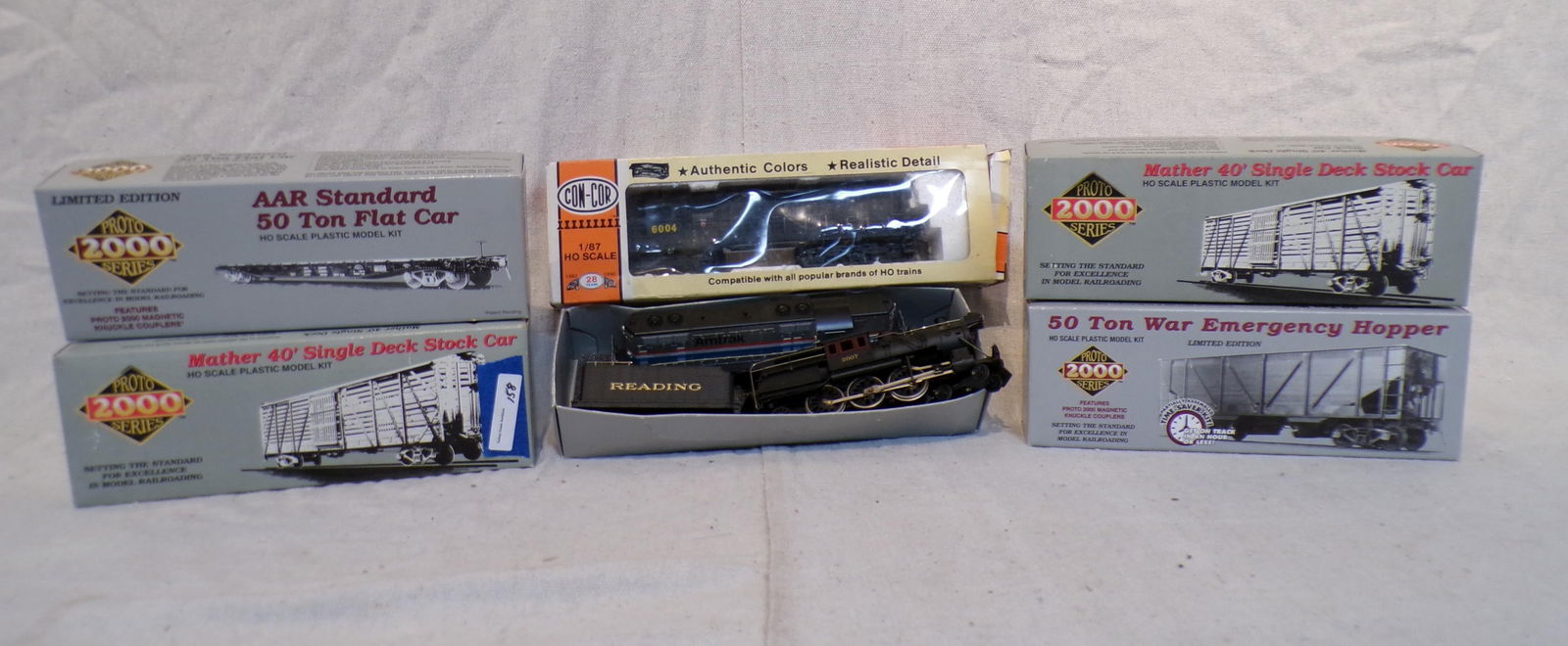 LOT "HO" SCALE 2000 PROTO MODEL KITS & "HO": LOCOMOTIVE WITH TENDER