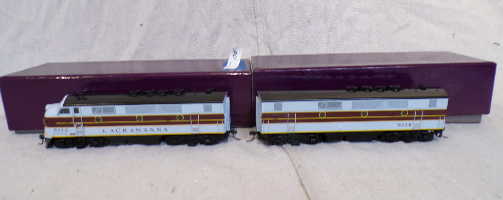 TWO PC LOT, DIVISION POINT INC ROLLING STOCK (1 of 5)