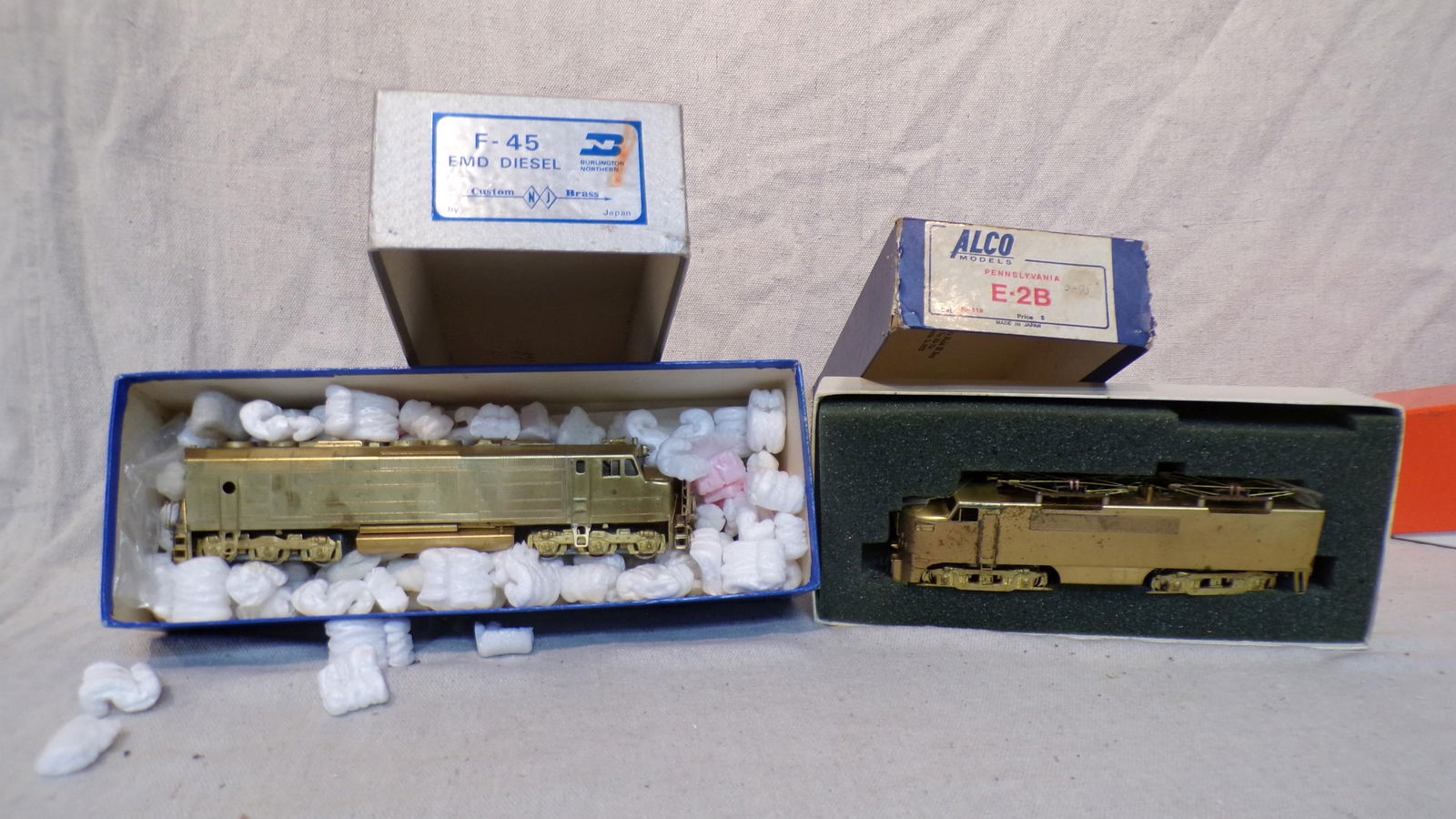 2 BRASS "HO" LOCOMOTIVES, ALCO PENNSYLVANIA E-2B, (1 of 5)