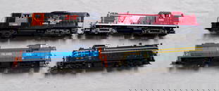 4 "HO" LOCOMOTIVES TO INCLUDE ALCO DL-701,
