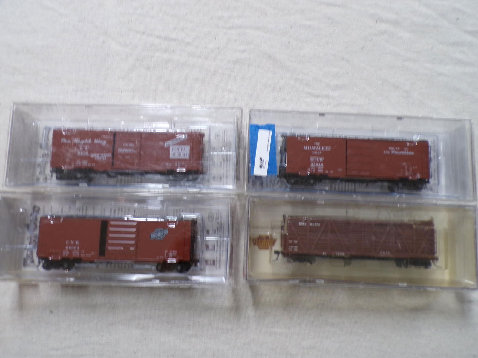 LOT KADEE "HO" SCALE ROLLING STOCK (1 of 3)