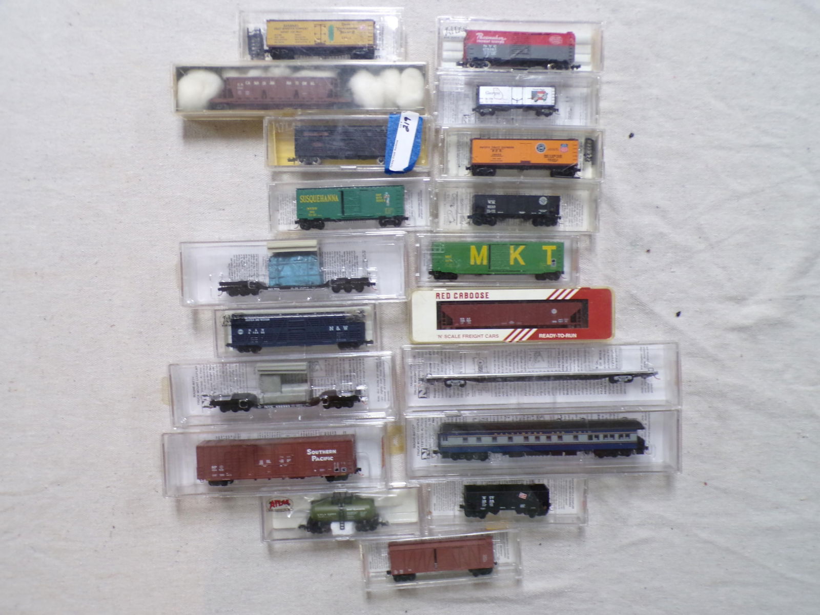 LARGE LOT "HO" MICRO TRAINS, ROLLING STOCK (1 of 4)