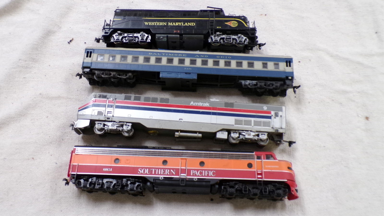 MISC. "HO" LOCOMOTIVES (1 of 3)