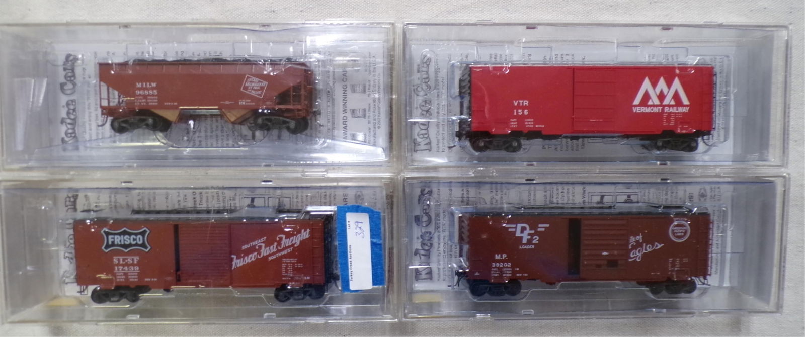 LOT "HO" SCALE KADEE CARS ROLLING STOCK (1 of 2)