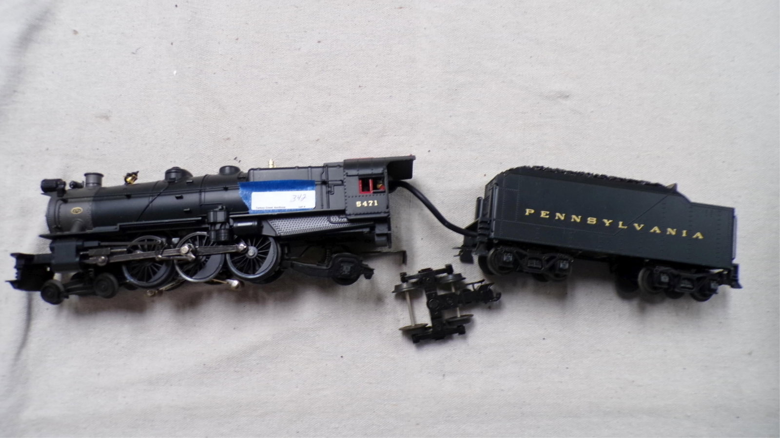 MTH "O" SCALE LOCOMOTIVE & TENDER: SEE PHOTOS