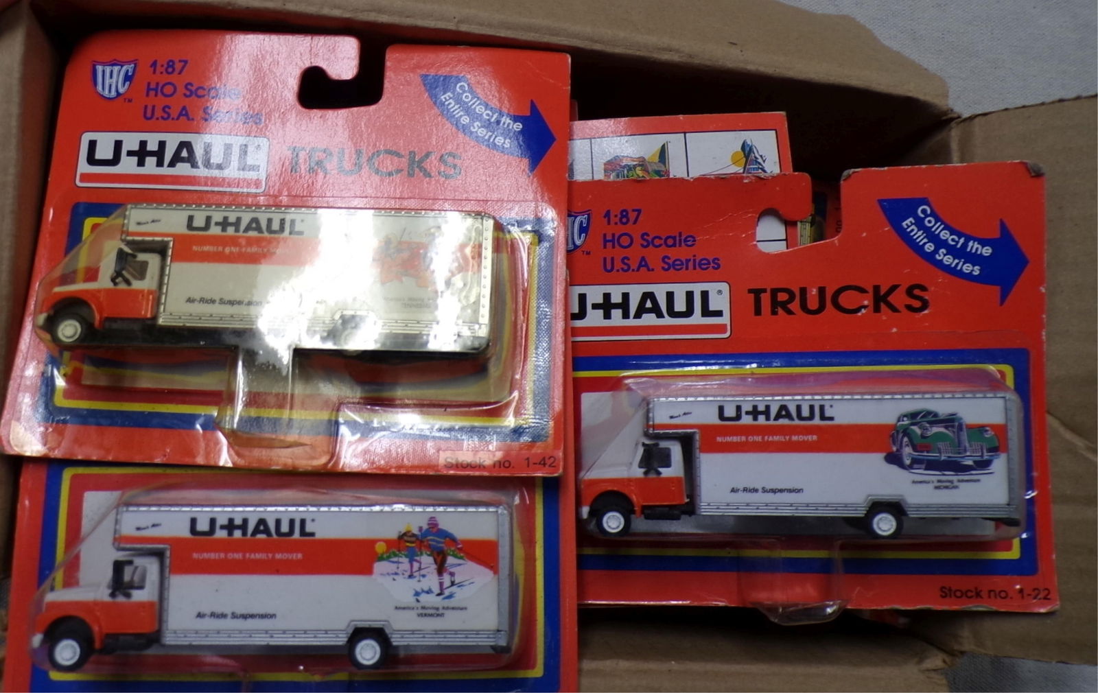LARGE LOT (22) 1:87 "HO" SCALE U-HAUL TRUCKS (1 of 2)