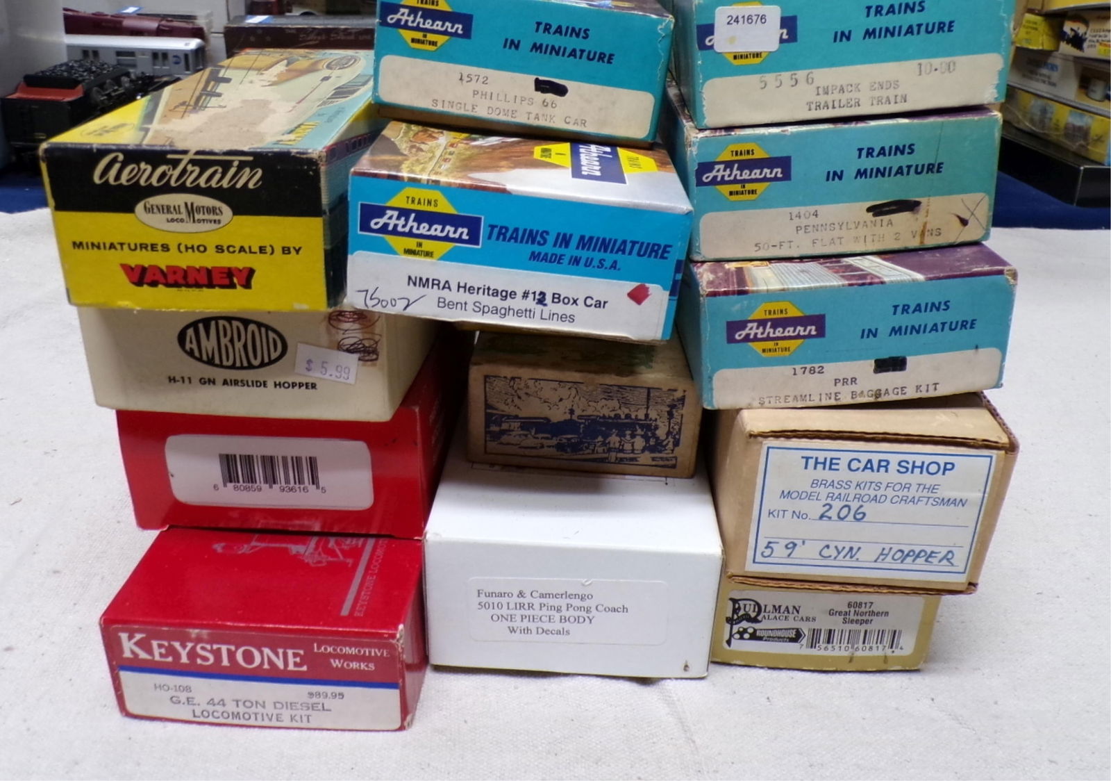 LARGE LOT "HO" ROLLING STOCK & KEYSTONE KIT (1 of 3)