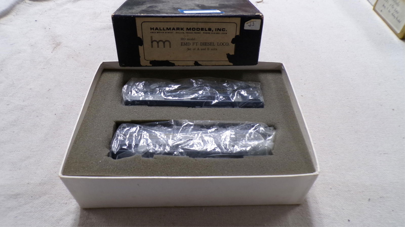 RARE HALLMARK MODELS "HO" SCALE EMD FT DIESEL (1 of 3)