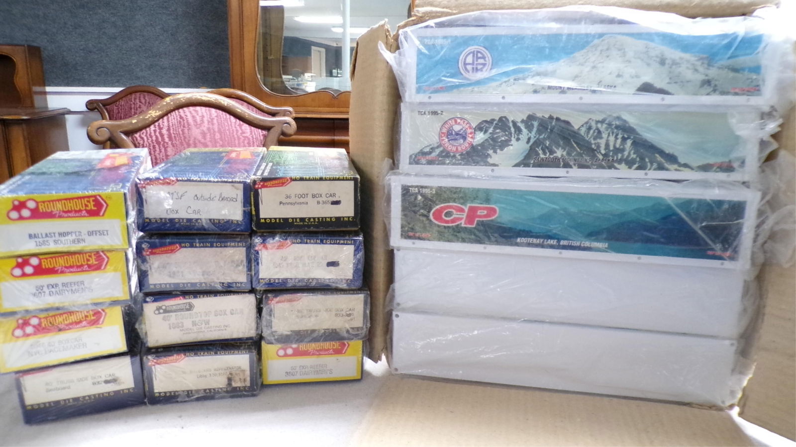 LOT 12 ROUNDHOUSE "HO" KITS PLUS BOX ROLLING (1 of 3)