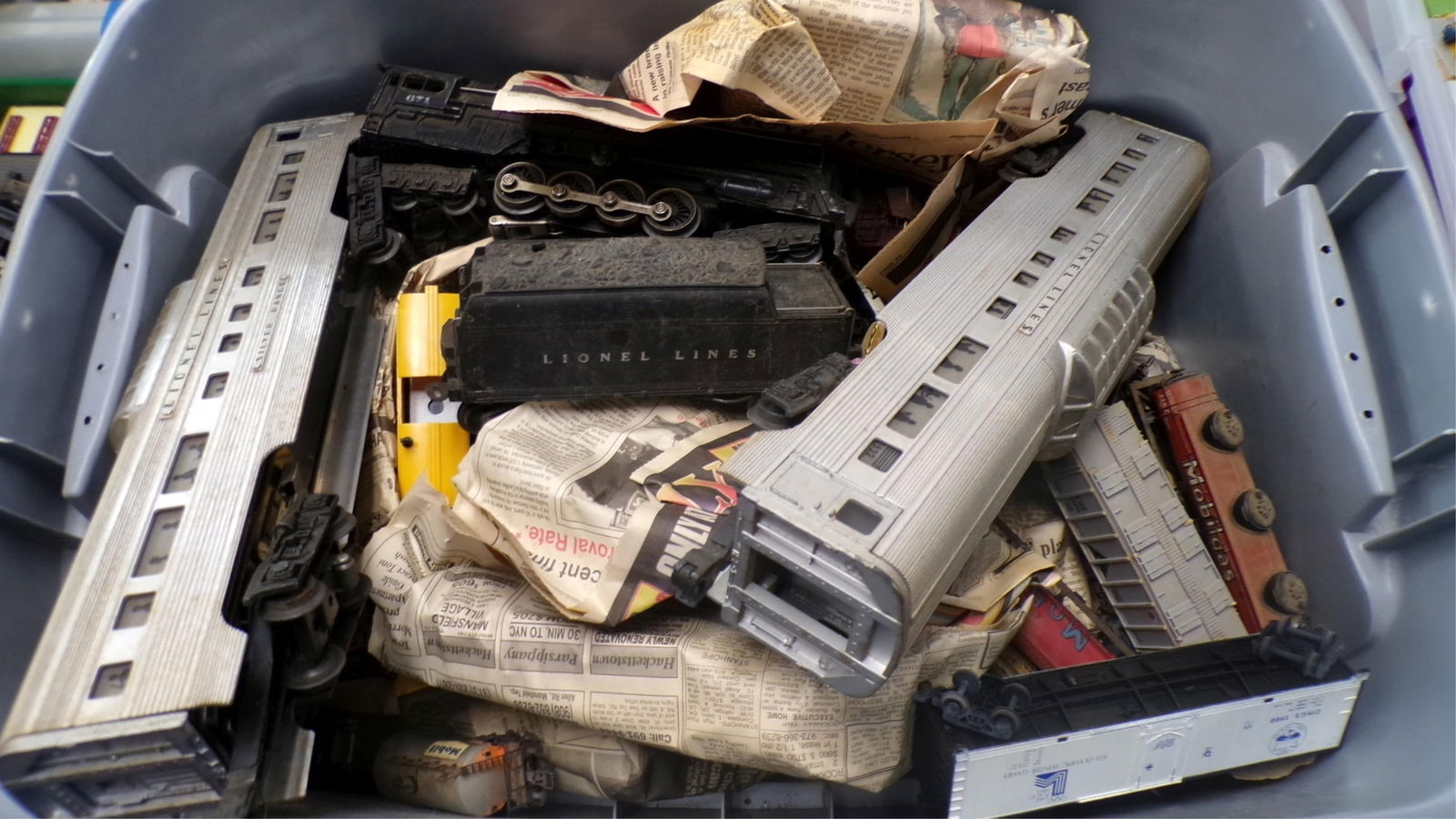 ONE NICE FULL TOTE VINTAGE ENGINES & ROLLING (1 of 3)