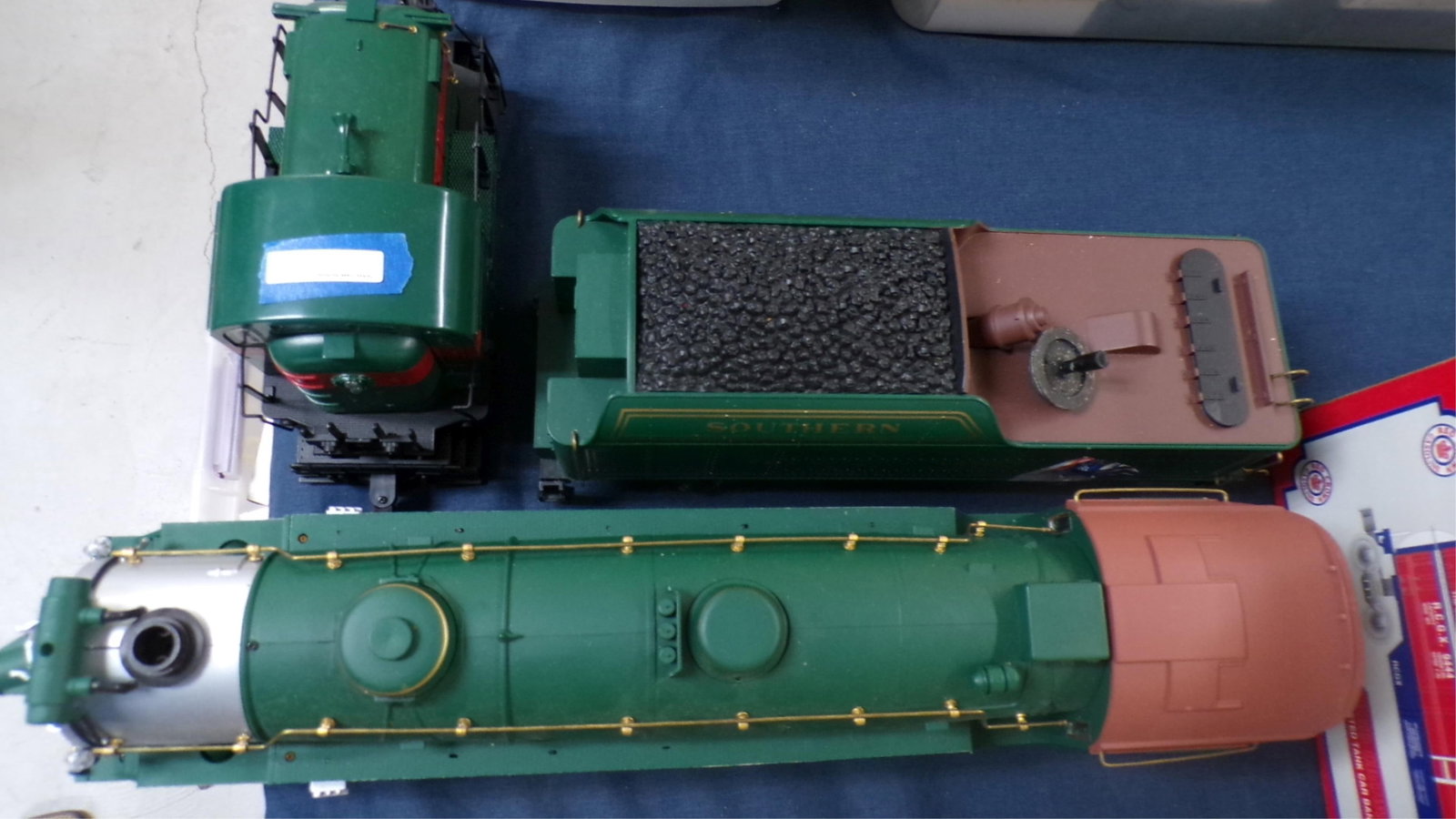3 PIECE LOT, ARISTO CRAFT LOCOMOTIVE 1405 &: ENTER WITH 1 OTHER, SET IS USED AND PARTS ONLY