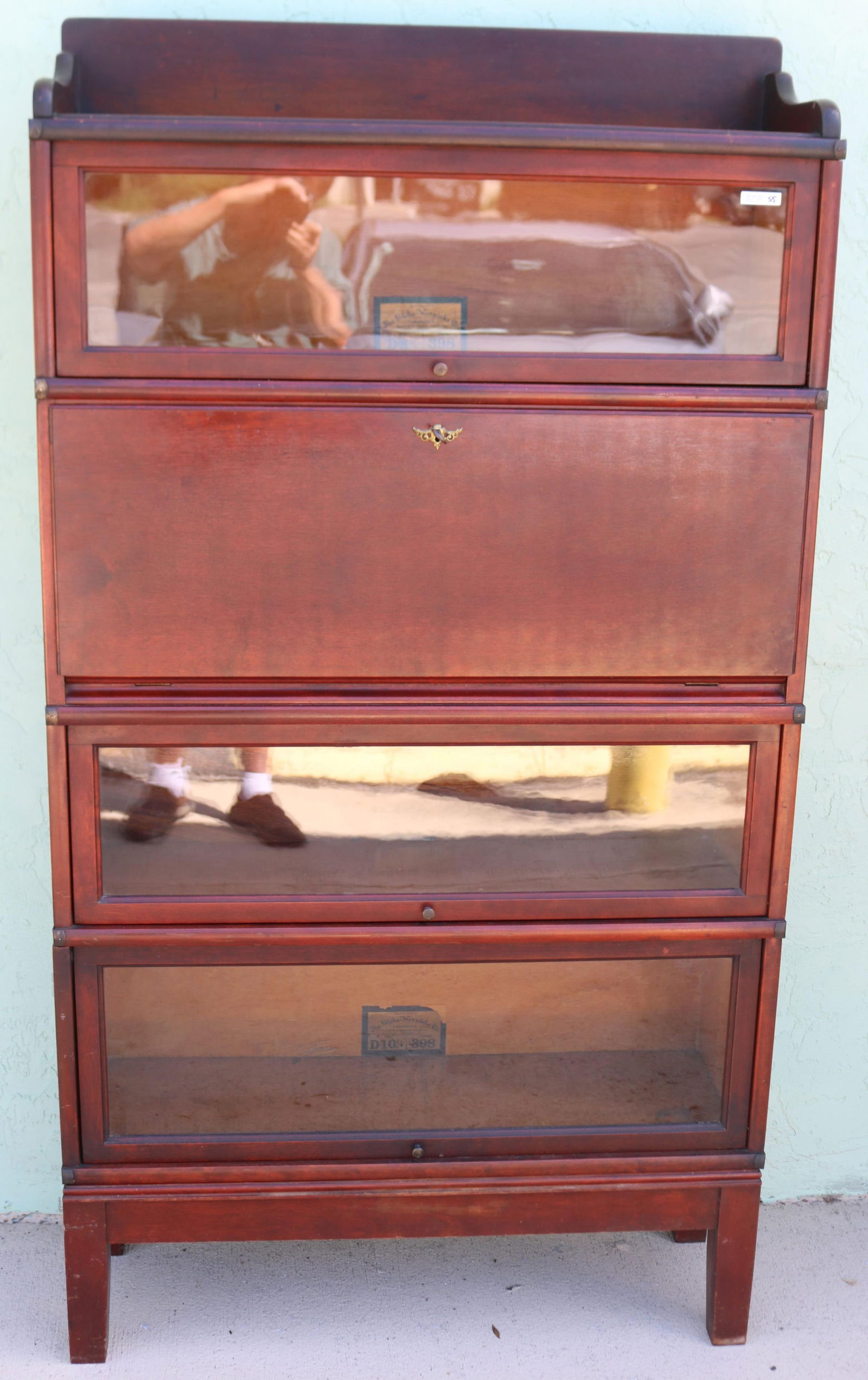 MAHOGANY GLOBE WERNICKE 4 STACK BOOKCASE, TOP (1 of 2)