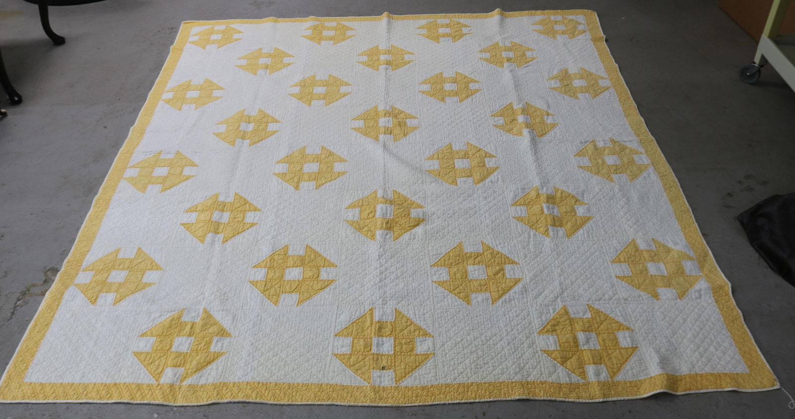 HANDMADE QUILT, YELLOW CHURN DASH, GOOD (1 of 2)