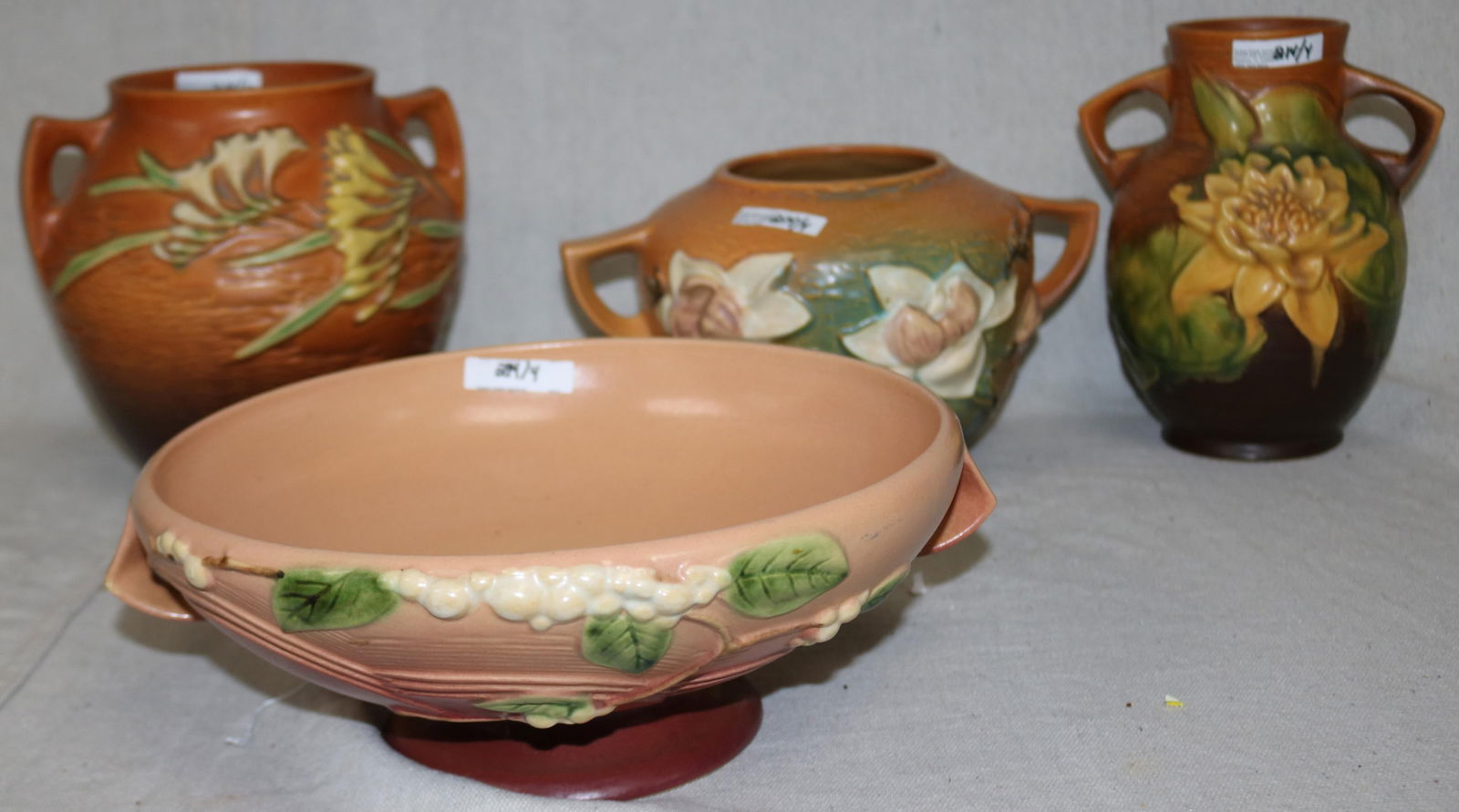 4 PCS. ROSEVILLE POTTERY, SNOWBERRY CONSOLE BOWL (1 of 4)