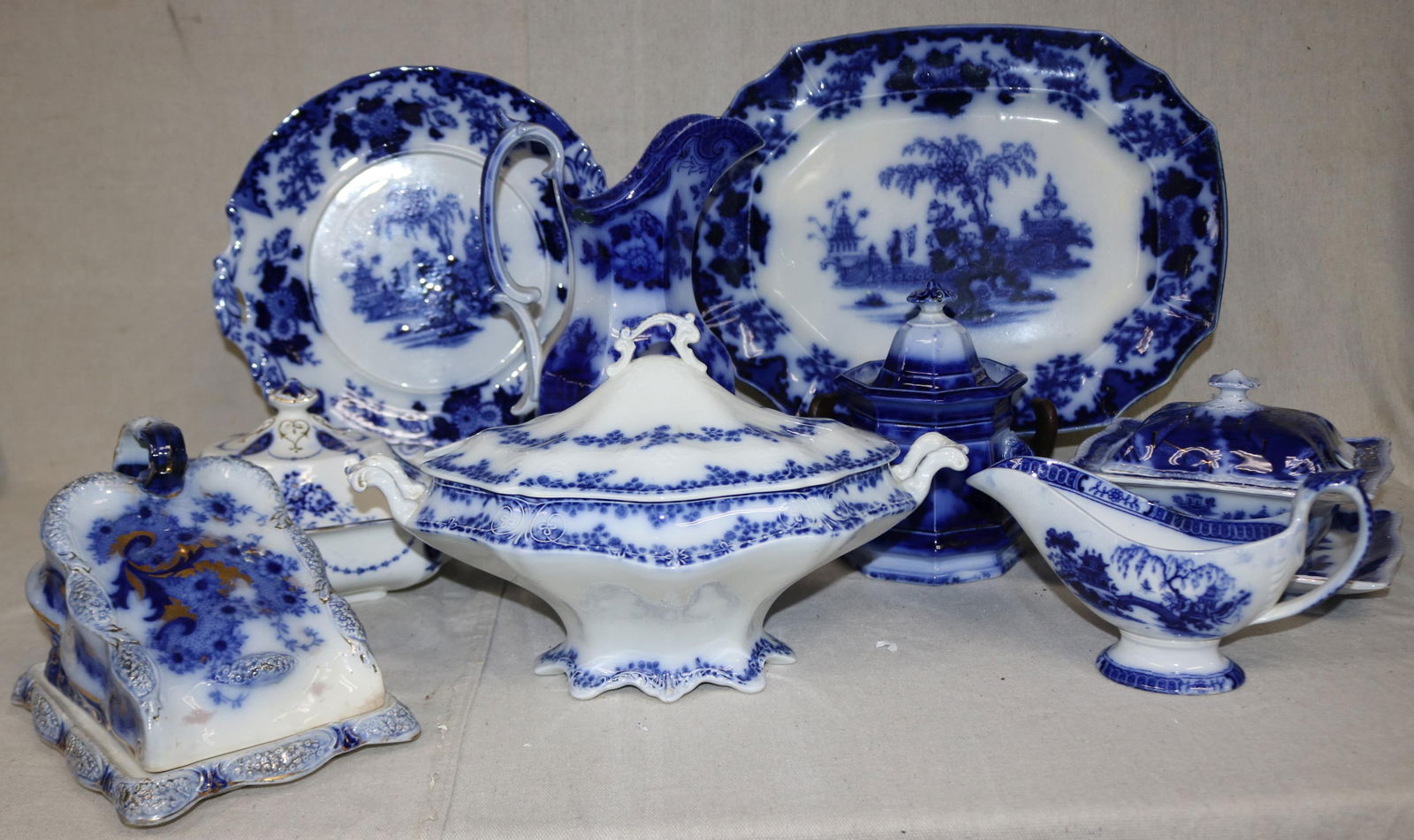 10 PCS. FLO BLUE, SCINDE PLATTER 16 1/4" W (1 of 2)