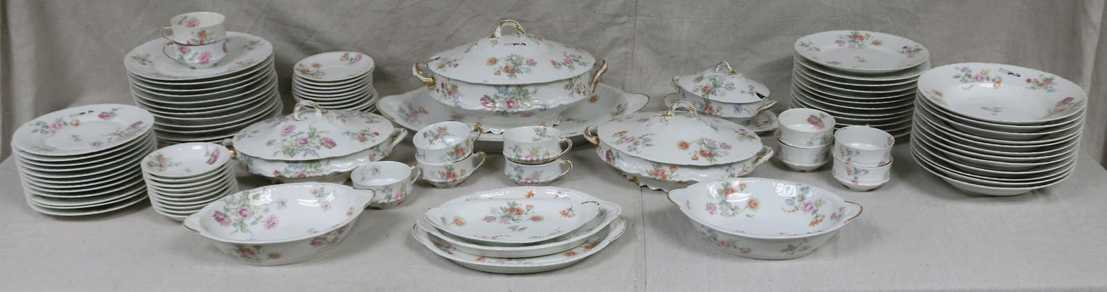 90 PCS. THEODORE HAVILAND LIMOGES FRANCE DINNER (1 of 4)