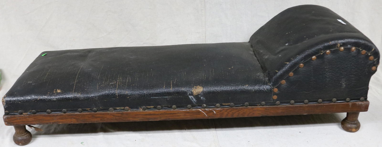 CHILDS VICTORIAN OAK FAINTING COUCH, ORIGINAL: FAUX LEATHER UPHOLSTERY, TURNED FEET, 12 1/2" H, 44" L, 15 1/2" W