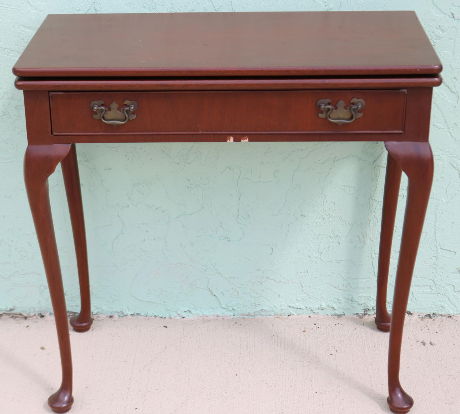 PETITE MAHOGANY QUEEN ANNE STYLE CARD TABLE, 1 (1 of 1)