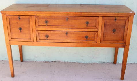 20TH C. HEPPLEWHITE STYLE SIDE BOARD, FIGURED