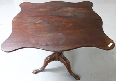 19TH C. CHIPPENDALE STYLE TIP TOP TABLE, MAHOGANY