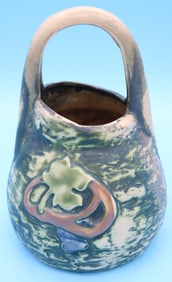 ROSEVILLE HANDLED BASKET, IMPERIAL 1, 10" H, GOOD