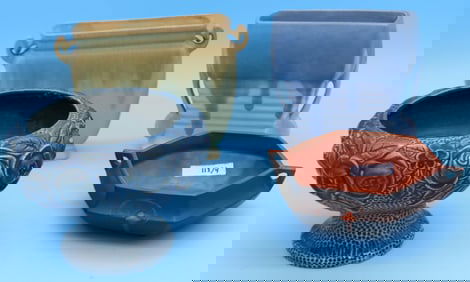 4 EARLY ROSEVILLE PIECES, 2 CARNELIAN VASES, 6