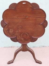 18TH C. TIP TOP TABLE, MAHOGANY, SHAPED TOP WITH