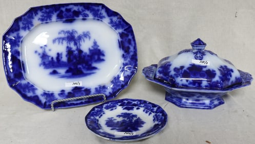 THREE PCS. 19TH C. FLO BLUE "SCINDE" COVERED