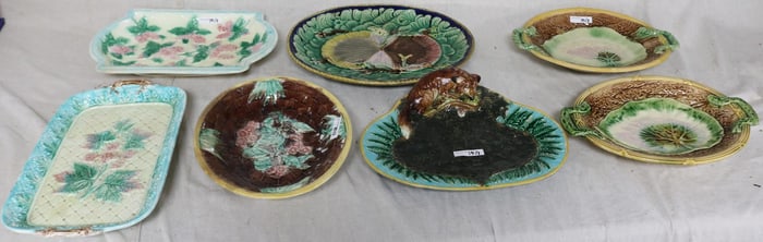 SEVEN 19TH C. MAJOLICA TRAYS, PAIR WITH LEAF &