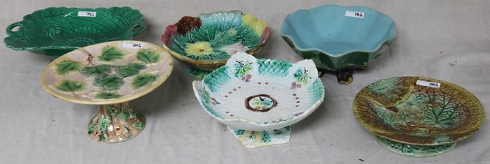 LOT 6 MAJOLICA COMPOTES, FOOTED COMPOTE CHIPS TO