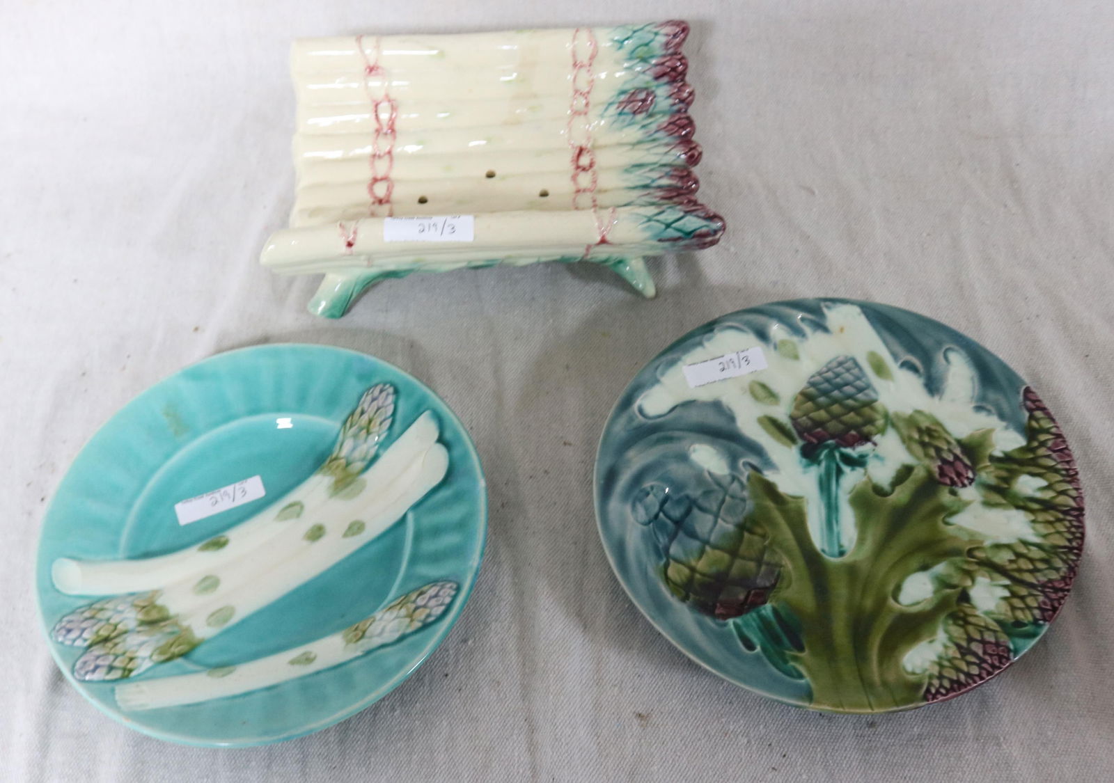3 FRENCH MAJOLICA ASPARAGUS DESIGN SERVING PCS., (1 of 2)