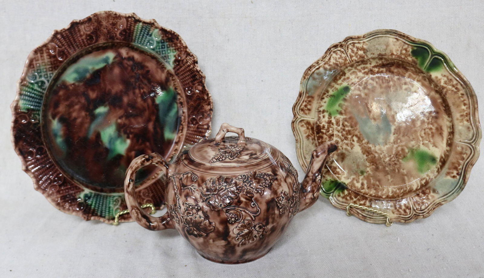 THREE 18TH C. WHEELDON/CREAM WARE PIECES, 9" (1 of 3)