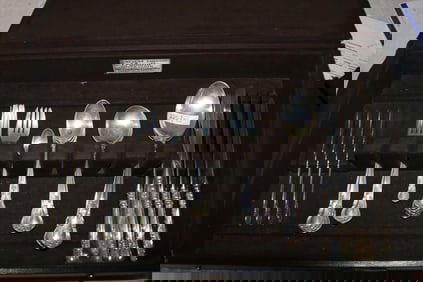 32 PCS. GORHAM STERLING SILVER PARTIAL FLATWARE