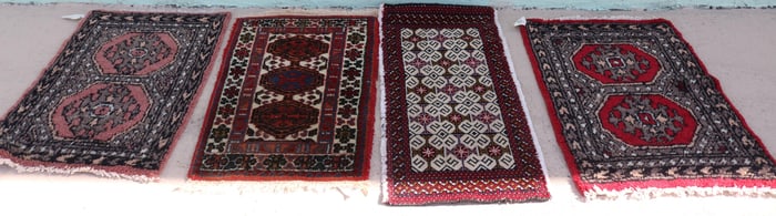 LOT 4 ORIENTAL RUGS, 2' X 3' HERIZ, 2' X 3'