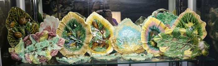 COLLECTION OF 13 MAJOLICA LEAF PLATES, ETRUSCAN