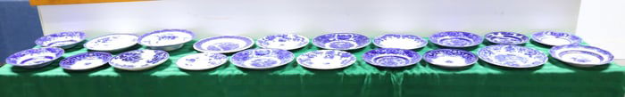 TABLE LOT OF 20 FLO BLUE PLATES, GOOD OVERALL