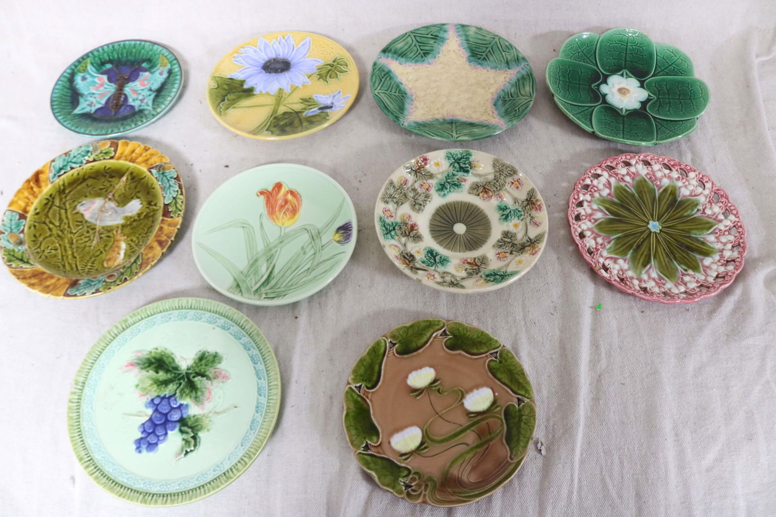COLLECTION OF 10 MAJOLICA PLATES, 6 3/4" - 8 1/4" (1 of 4)