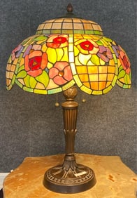 CONTEMPORARY LEADED GLASS TABLE LAMP, SHAPED