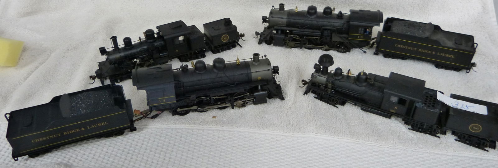 NICE LOT HO LOCOMOTIVES & TENDERS, LOOK CLOSELY (1 of 10)