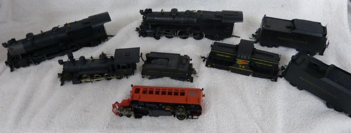 LARGE LOT MIXED HO LOCOMOTIVES-TENDERS ETC. SOLD